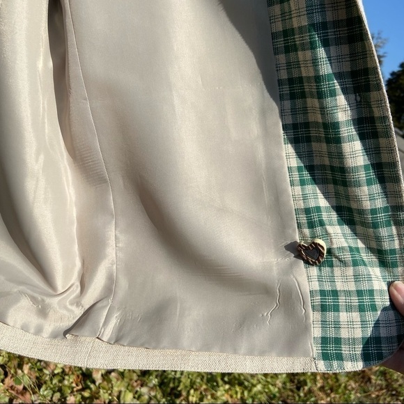 STYLISH jacket with piping and heart-shaped antler buttons. Statement piece. - Picture 8 of 8